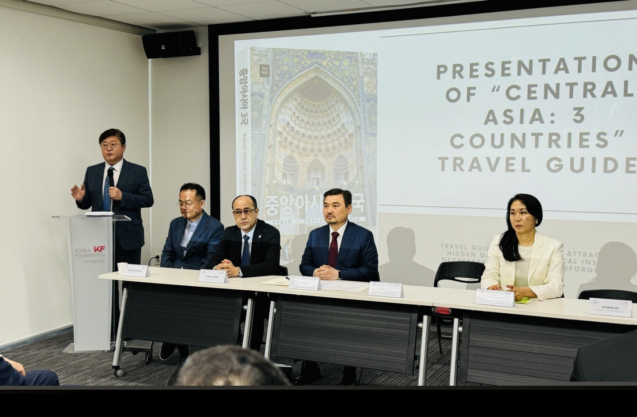 Attendees participate in an event organized by the Korea-Central Asia Cooperation Forum Secretariat to commemorate the book's publication at the Korea Foundation in central Seoul, Tuesday. (Sanjay Kumar/ The Korea Herald)