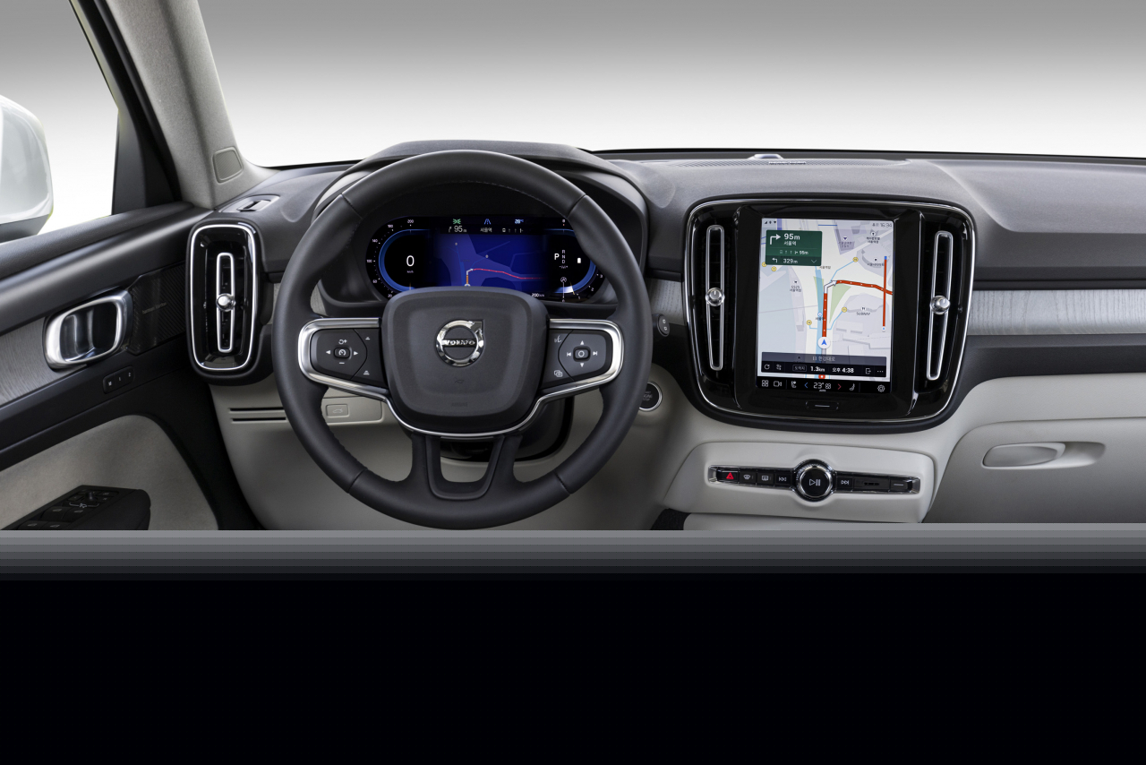 Featuring the Tmap navigation system and its AI-driven voice assistant NUGU, the XC40 provides an infotainment experience tailored to Korean drivers’ preferences. (Volvo Car Korea)
